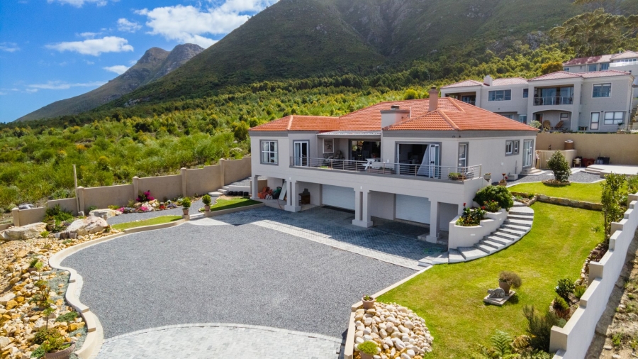 3 Bedroom Property for Sale in Berghof Western Cape